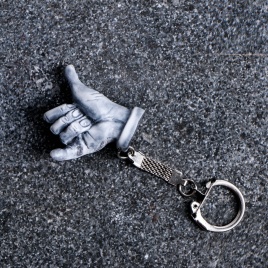 БРЕЛОК ЖЕСТ РУКИ