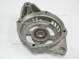 КРЫШКА ГЕНЕРАТОРА ПЕРЕДНЯЯ 21214