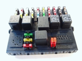 БЛОК ПРЕДОХРАНИТЕЛЕЙ 2110