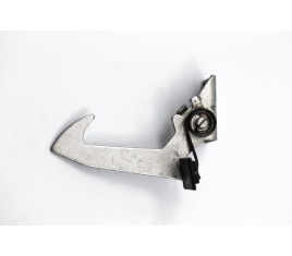 КРЮЧОК КАПОТА 2110