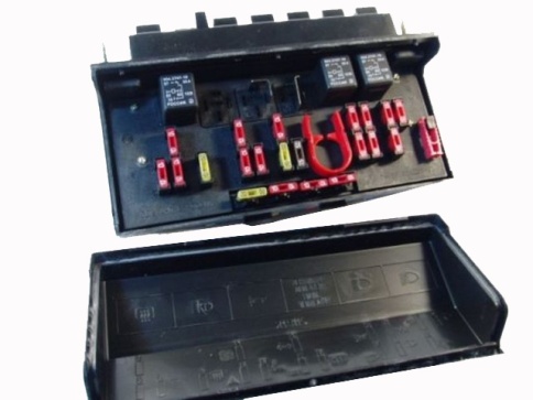 БЛОК ПРЕДОХРАНИТЕЛЕЙ Н/О 2105 фото 1