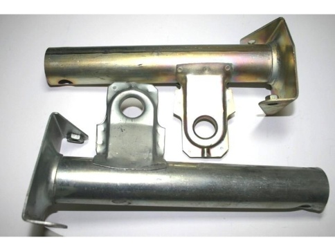 КРОНШТЕЙН БАМПЕРА 2107 фото 1